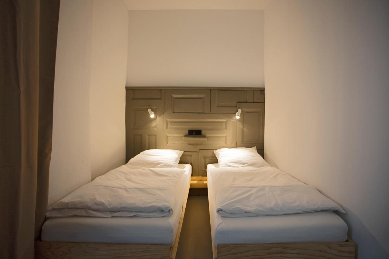 Doppel-/Zweibettzimmer mit Bad