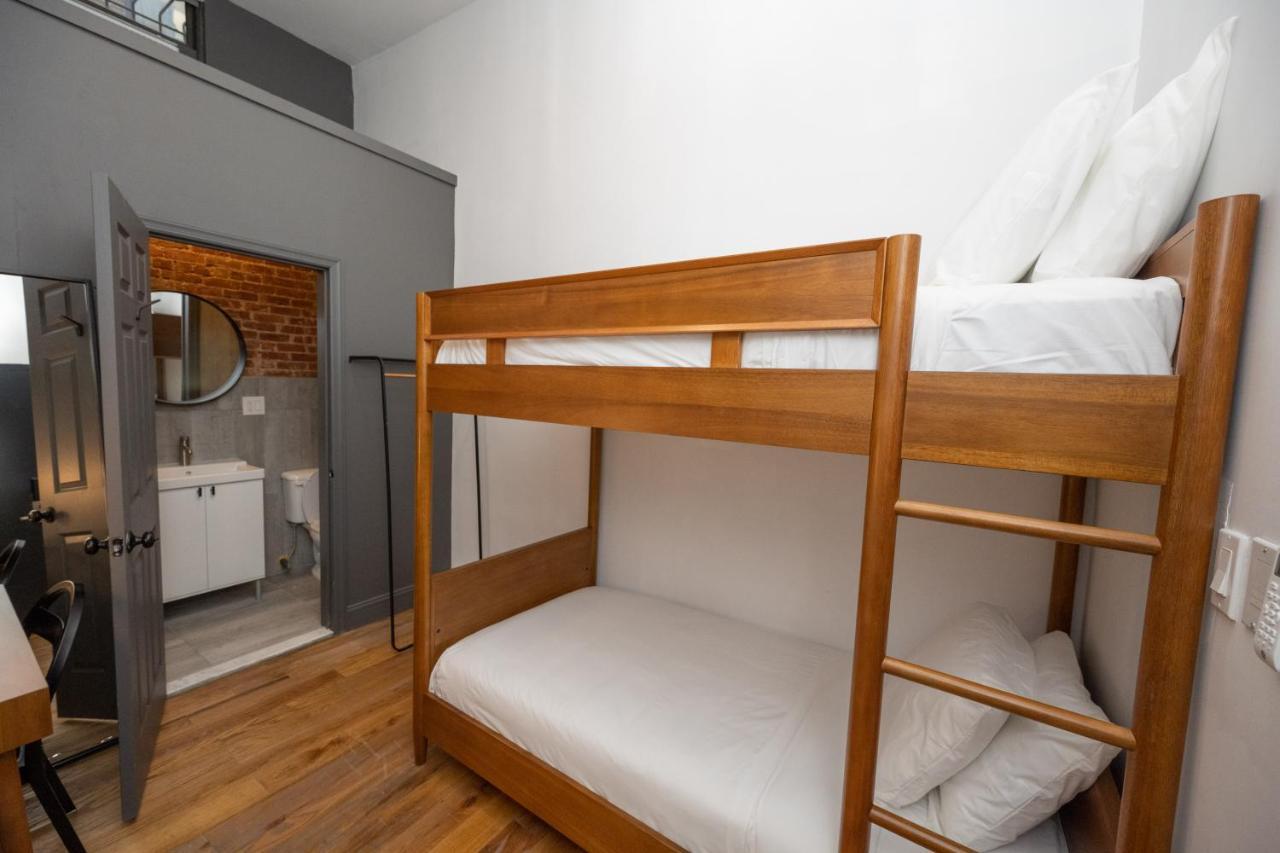 Doppel-/Zweibettzimmer mit eigenem Bad