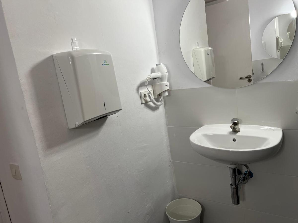 Vierbettzimmer mit Gemeinschaftsbad