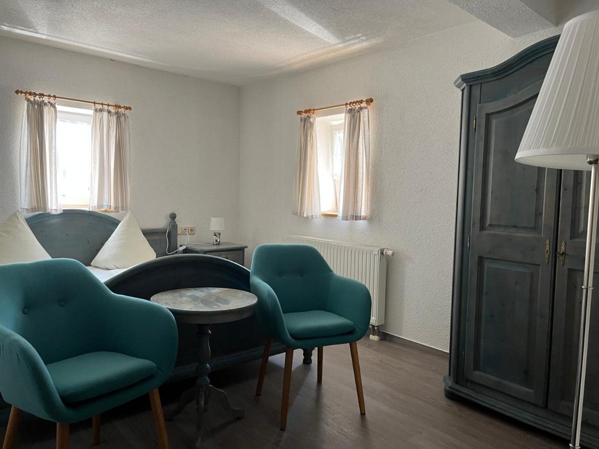 Basic Dreibettzimmer mit Gemeinschaftsbad