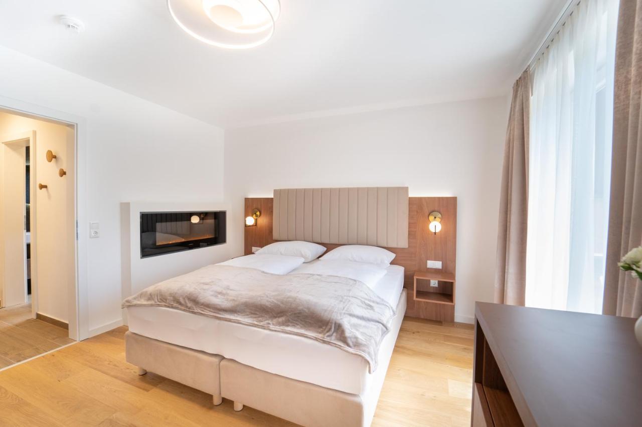 Deluxe Doppelzimmer mit elektrischem Kamin und Balkon