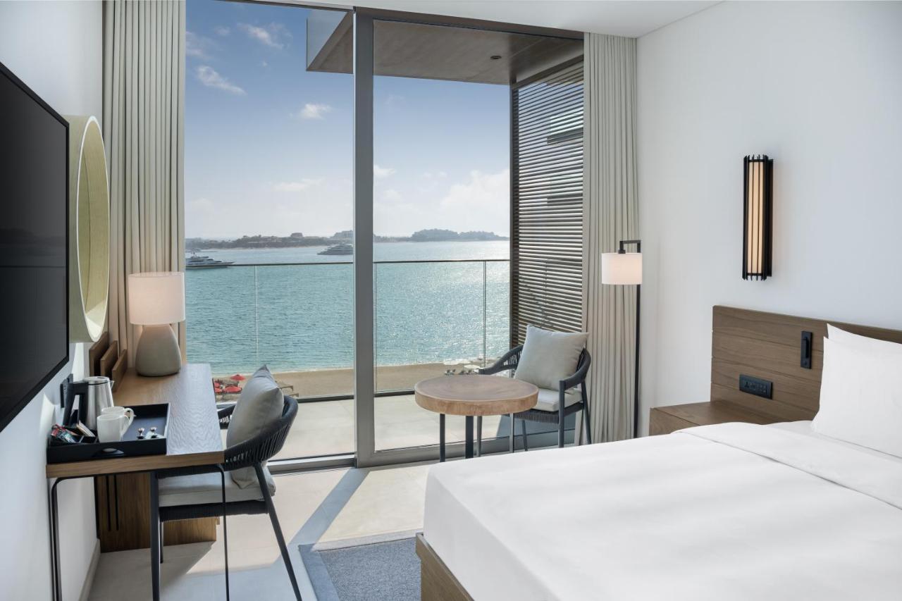Premium Zimmer mit Pool- und Meerblick