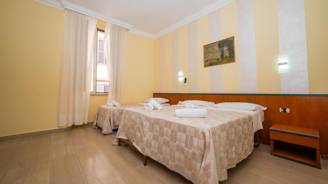 Doppel- oder Zweibettzimmer