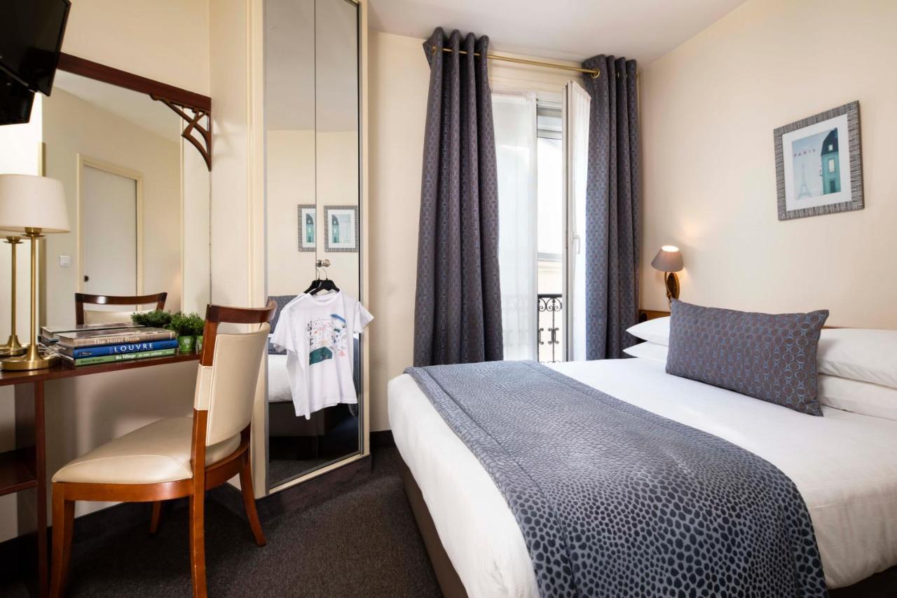 Einzelzimmer mit großem Bett