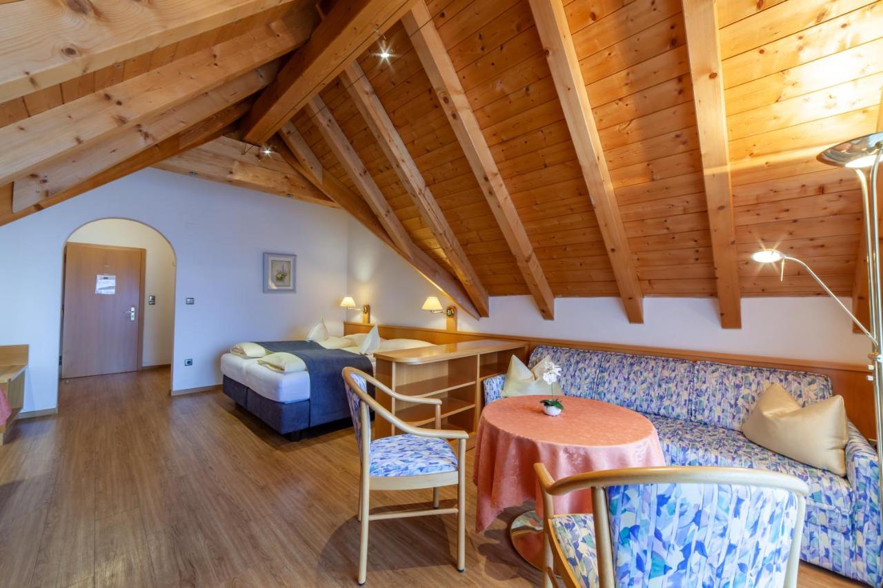 Doppelzimmer mit Balkon