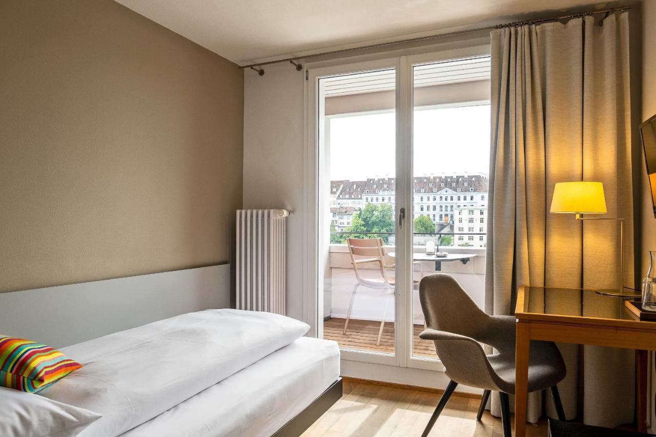 Einzelzimmer mit Balkon