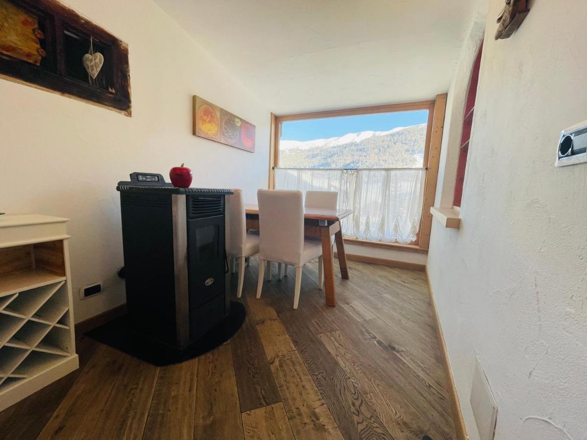 Apartment mit Balkon