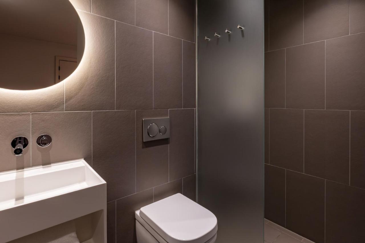 Cocoon 3 - Windowless by Design,1344064070:JPEG