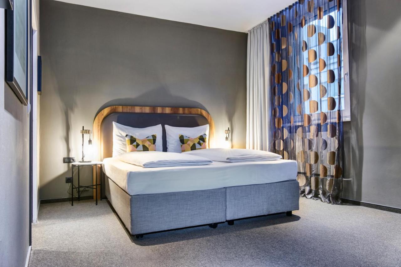 Standard Zimmer mit Kingsize-Bett