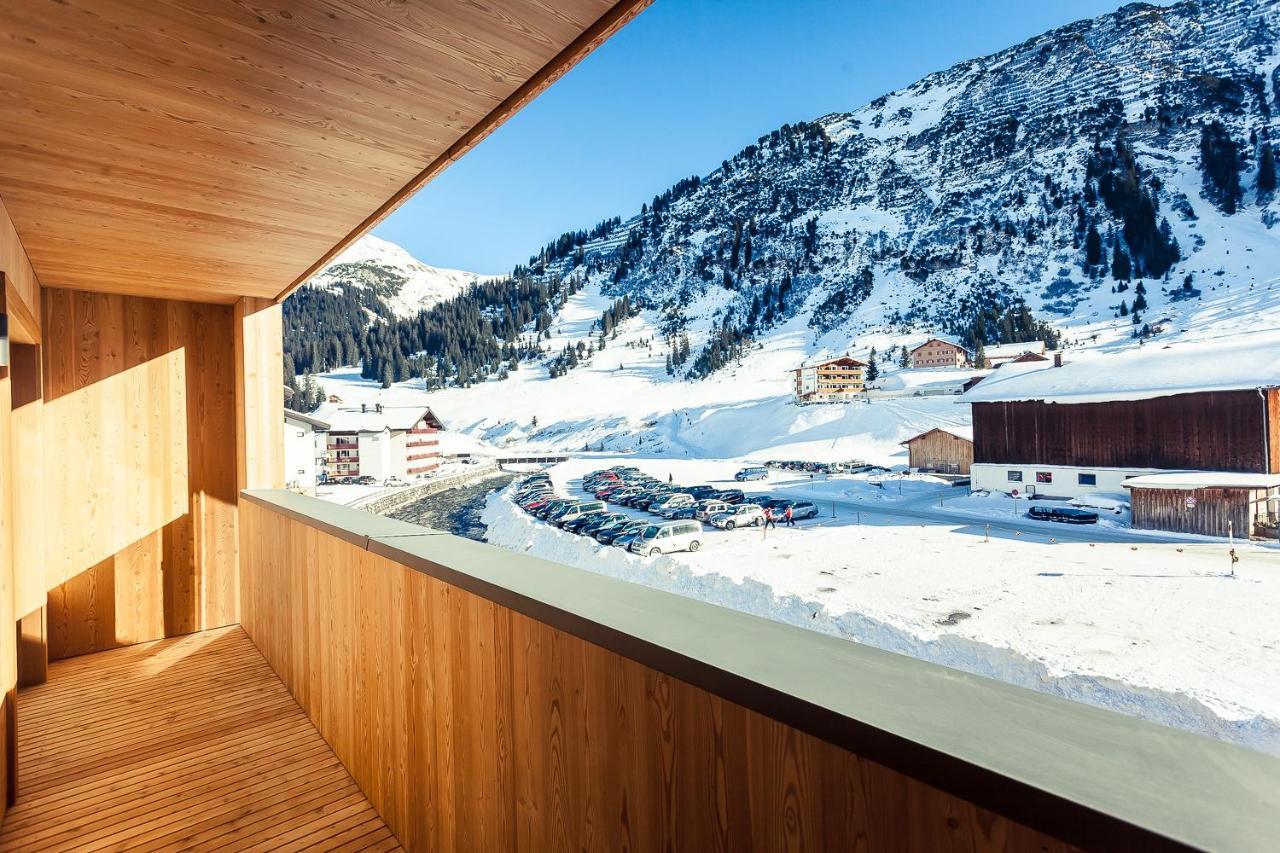 Apartment mit Balkon