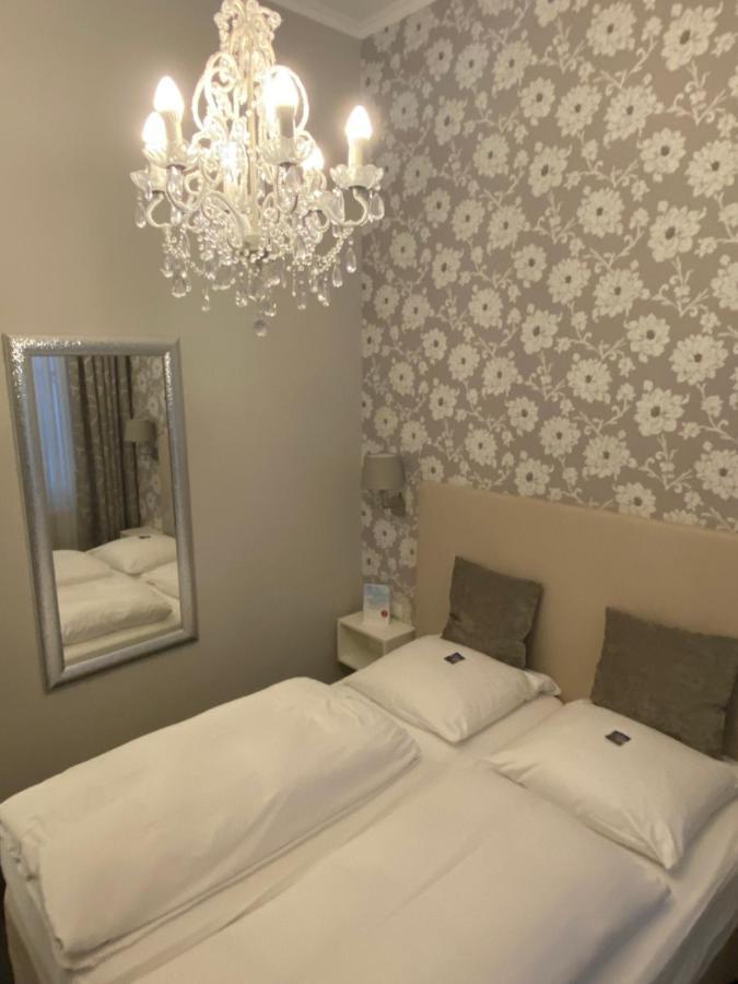 Standard Double Room,1357680872:JPEG