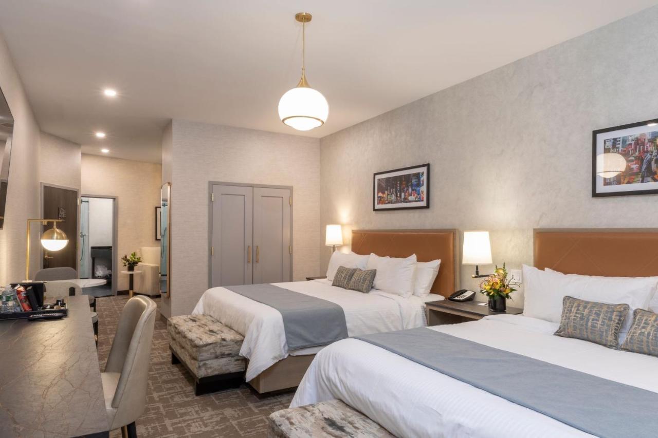 Deluxe Junior Suite Two Kings