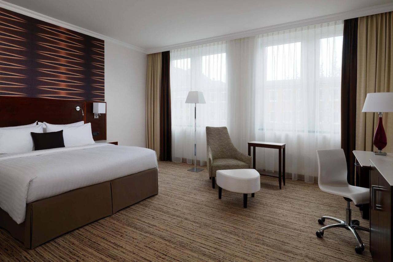 Geräumigeres Grand Deluxe Zimmer mit Kingsize-Bett