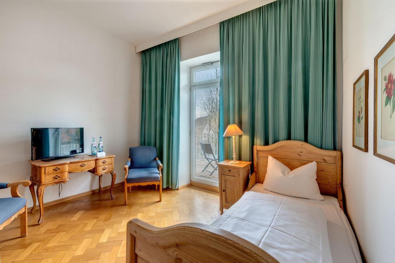 Einzelzimmer mit Balkon