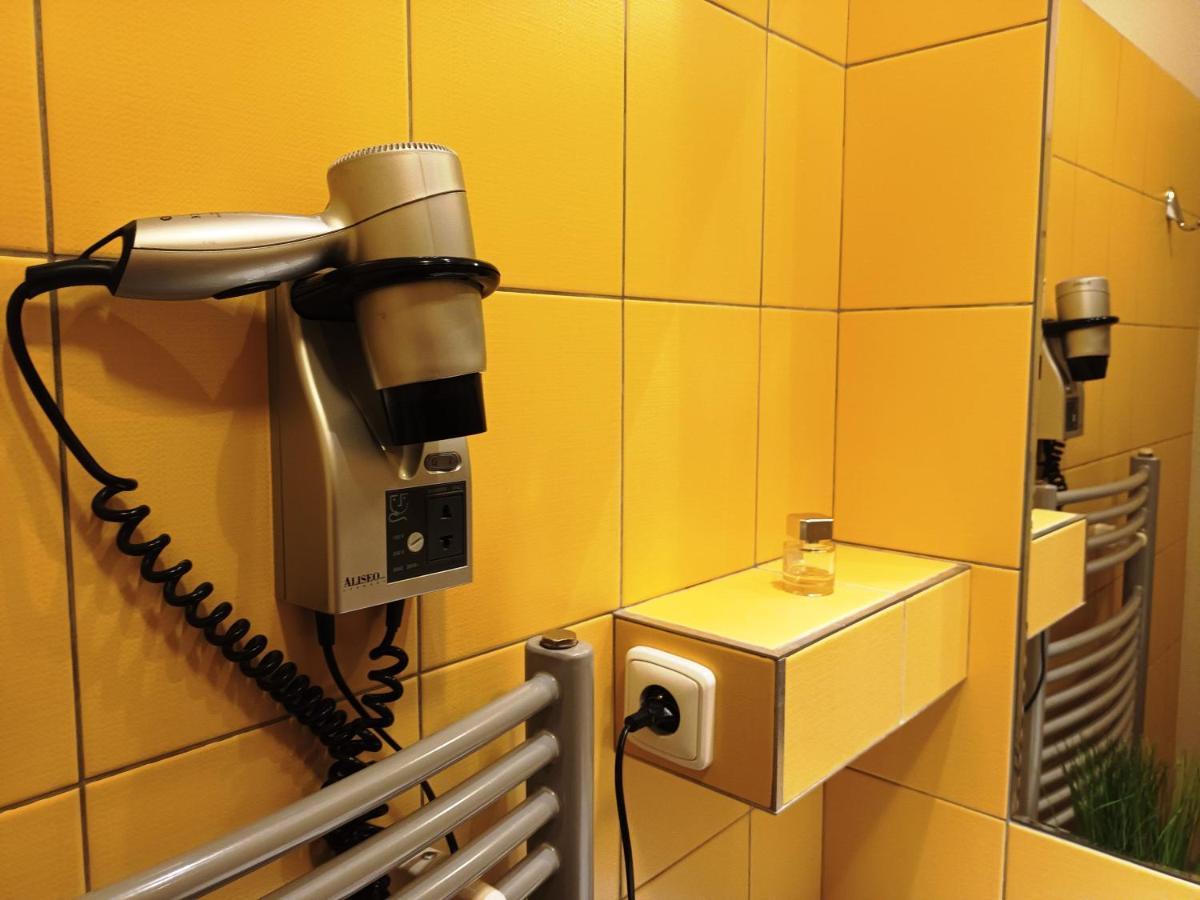 Deluxe Doppel-/Zweibettzimmer mit Zugang zum Pool