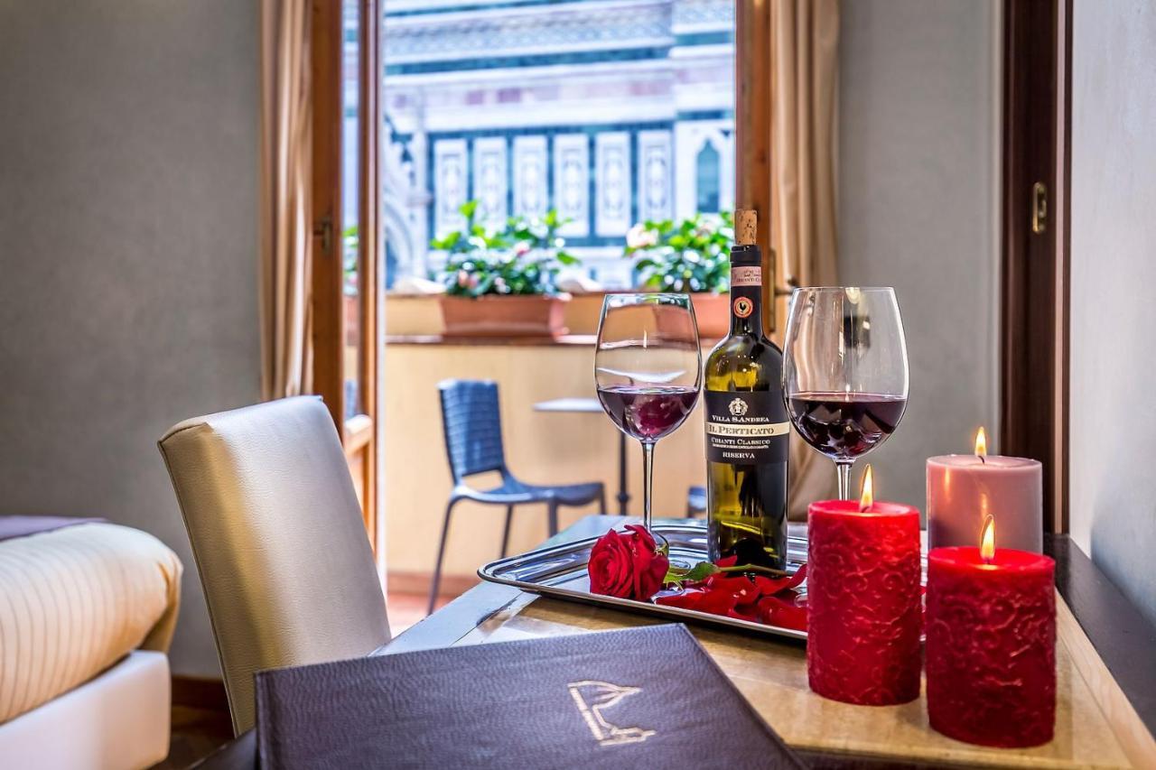 Doppel-/Zweibettzimmer mit Balkon