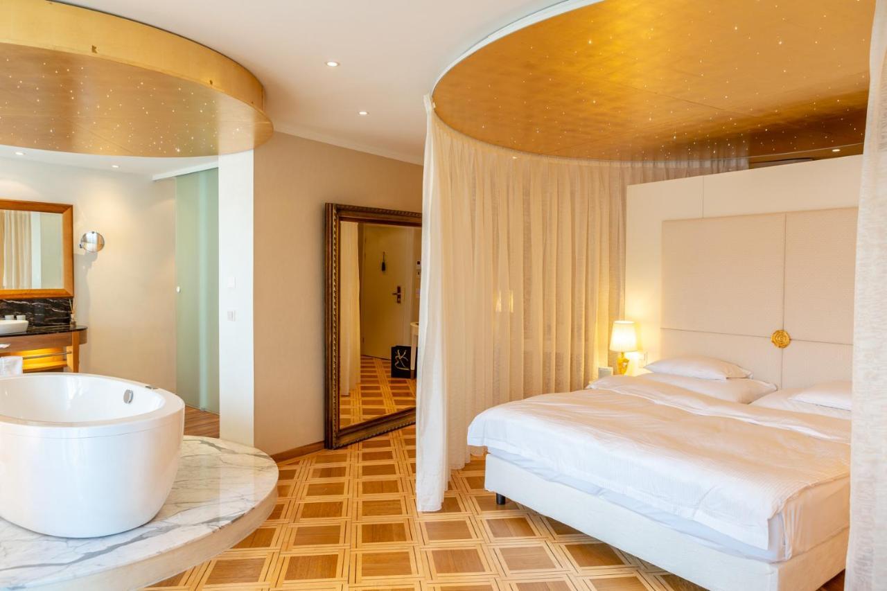 Romantische Suite mit Flussblick und Balkon