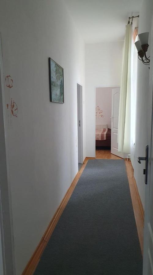 Studio mit Balkon