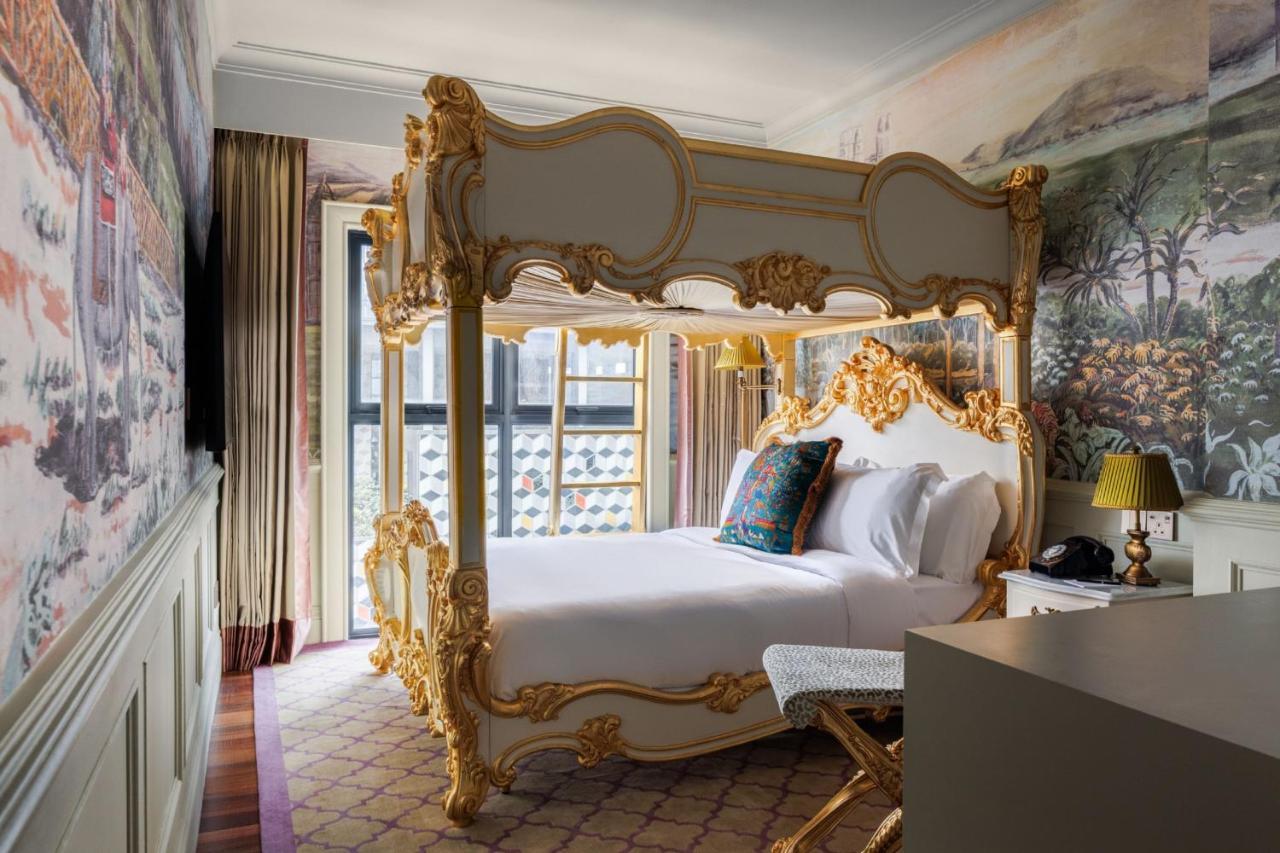 Royal Classic Room, 1 Single (Club Lounge Access with Complimentary Breakfast, Cocktails & Snacks)