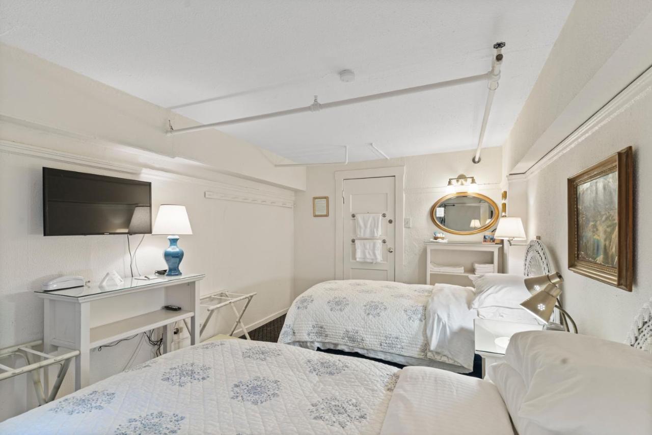 Vierbettzimmer mit Gemeinschaftsbad