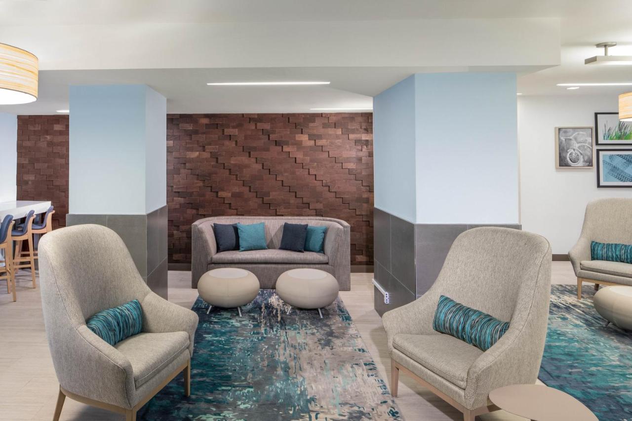 Junior Suite mit 1 Schlafzimmer mit Kingsize-Bett und Stadtblick