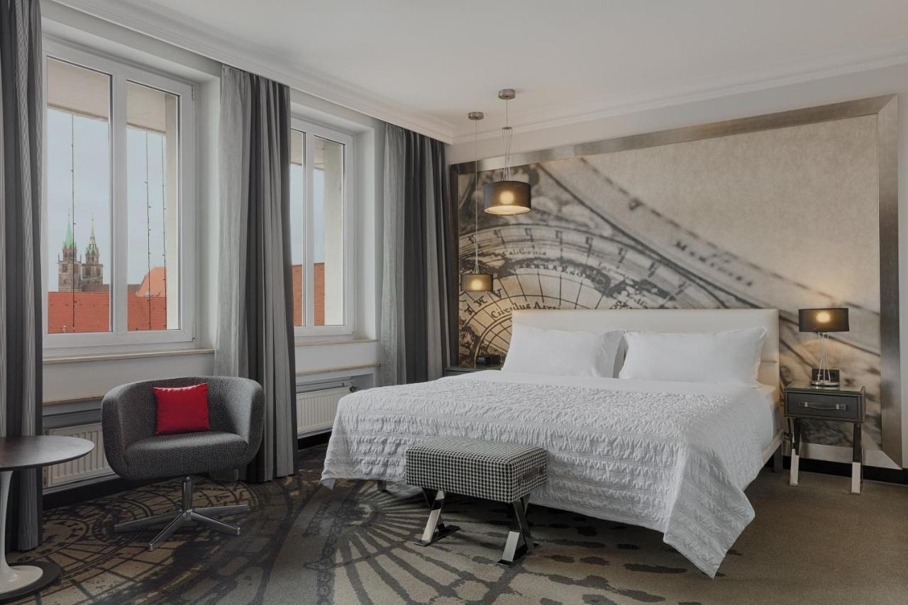 Grand Deluxe Zimmer mit 1 Kingsize-Bett und Stadtblick