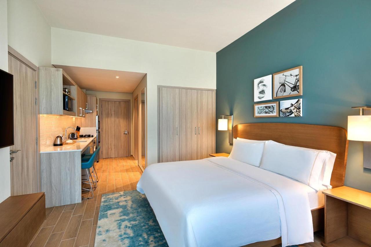 Studio mit Kingsize-Bett (kostenloser Transfer zur Dubai Mall, Festival City Mall, J1 Beach & Al Jaddaf Metro)
