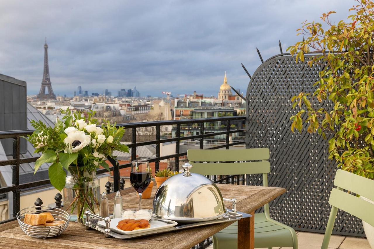 Superior Doppelzimmer mit Terrasse und Blick auf den Eiffelturm