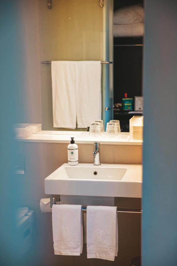 Junior Suite (Excluding entré Pool club)