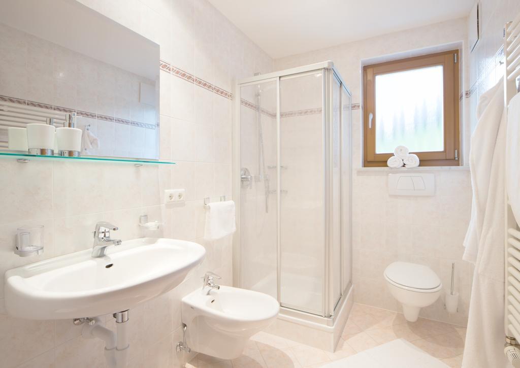 Dreibettzimmer mit Balkon