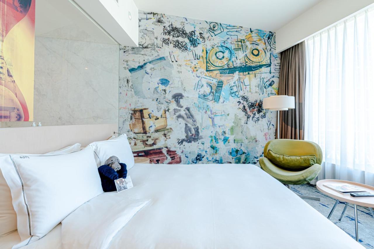 Standard Hip Room,1416107955:JPEG