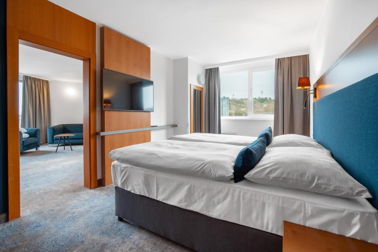 Family Room with Free Pool Access,1416643377:JPEG