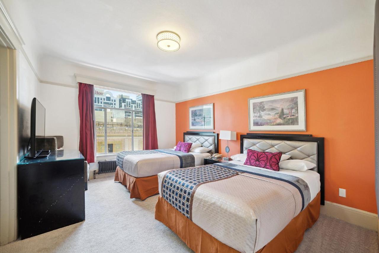 Standard Zimmer mit 2 Doppelbetten