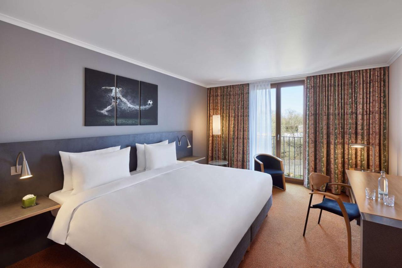 Zimmer mit Kingsize-Bett