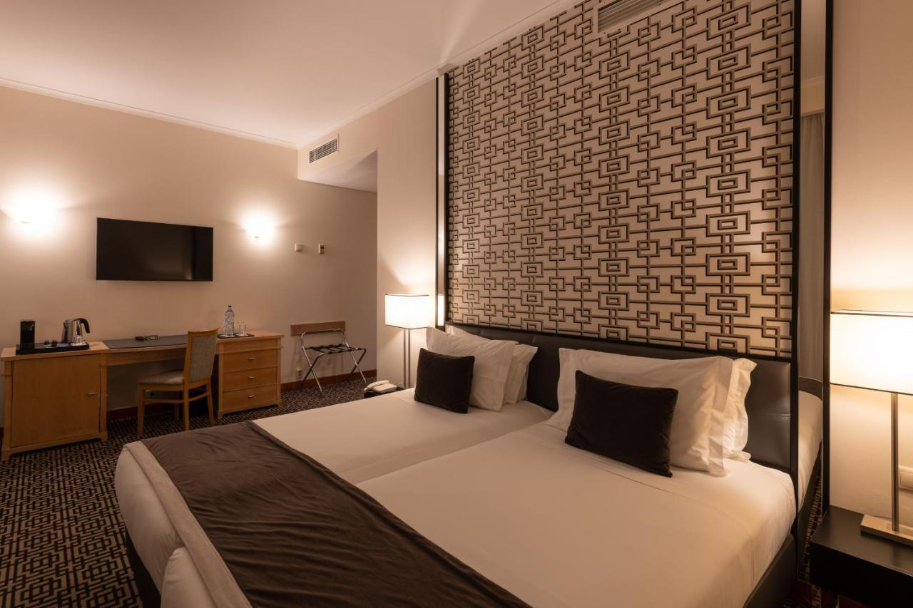 Deluxe Doppel-/Zweibettzimmer mit Balkon