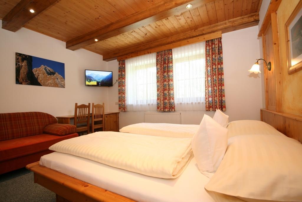Doppelzimmer mit Balkon