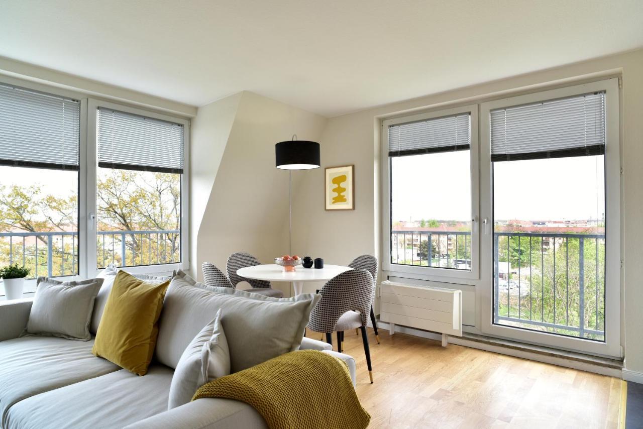 Apartment mit Balkon
