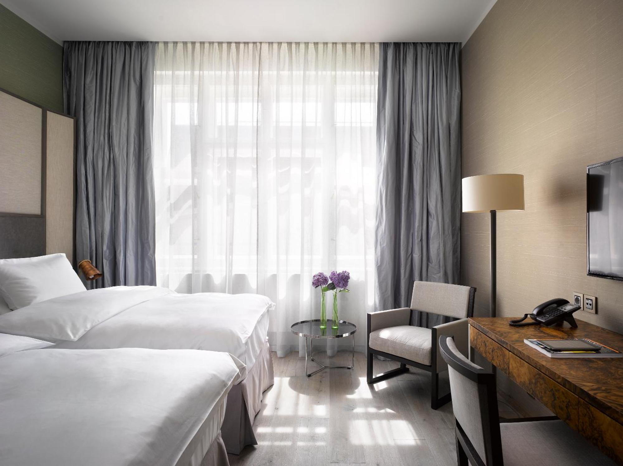 Classic Twin Room with Lounge and Wellness Access,66942457:JPEG