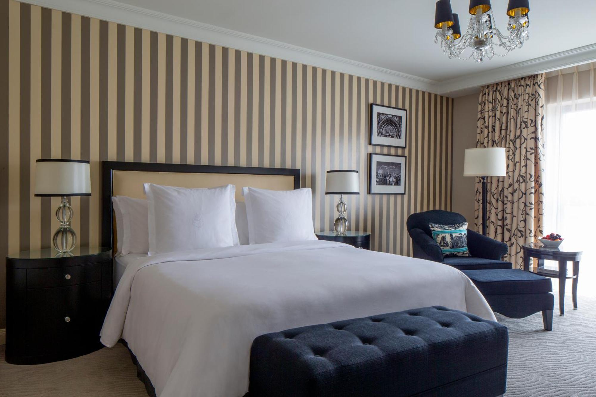 Modern King Room,1742796551:JPEG