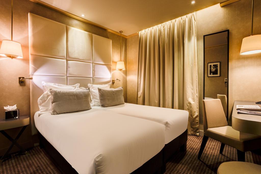 2 Doppelzimmer mit Verbindungstür