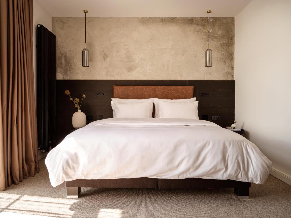 Superior King Room,1470062231:JPEG