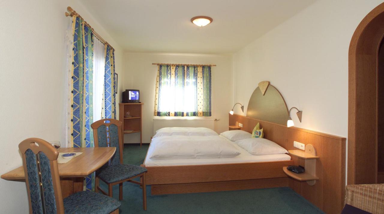 Doppelzimmer mit Balkon
