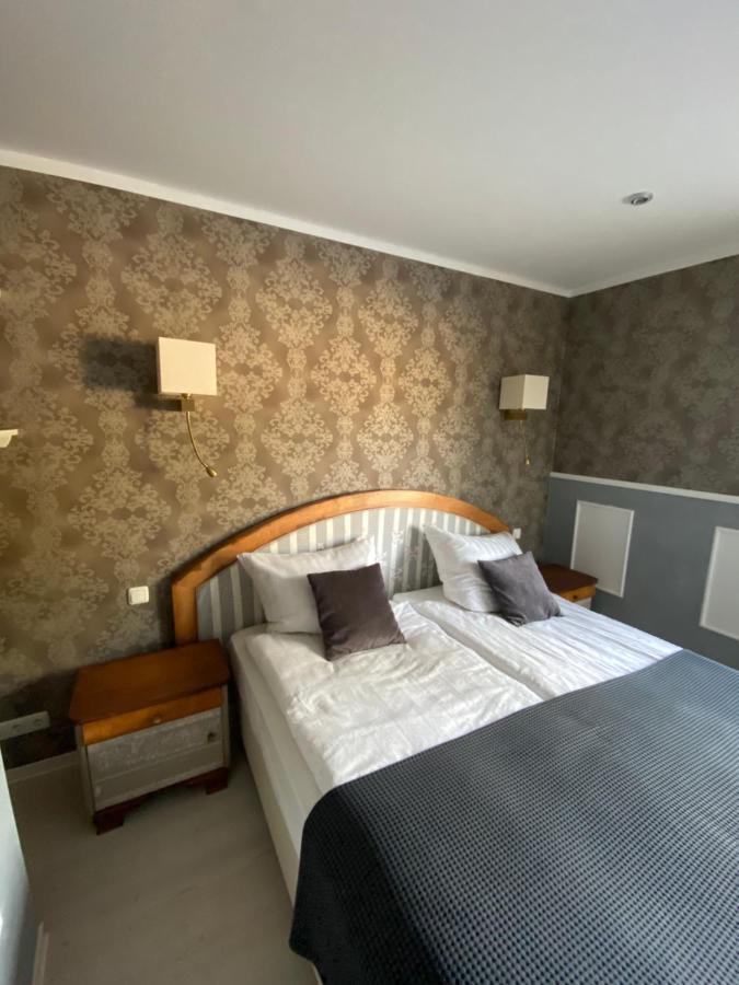 Kleines Doppel-/Zweibettzimmer