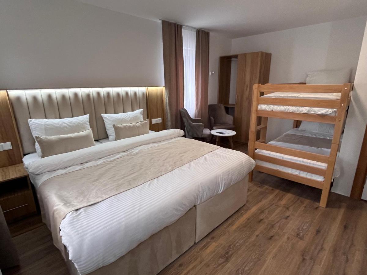 Vierbettzimmer mit Seeblick
