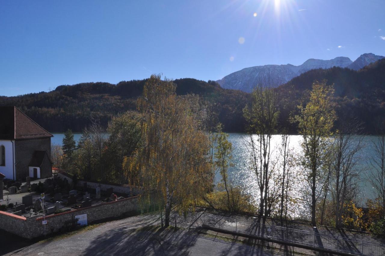 Dreibettzimmer mit Bergblick