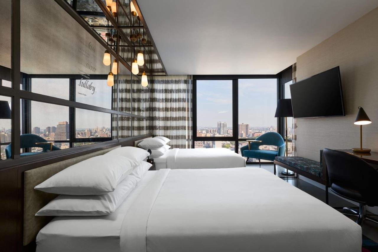 Zimmer mit 2 Queensize-Betten