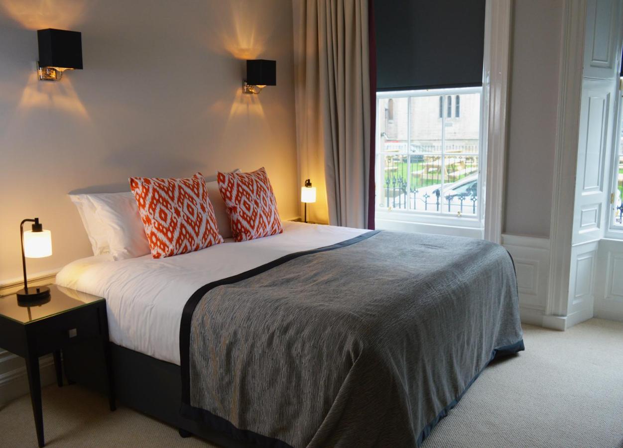 Suite mit 4 Doppelbetten und 2 Schlafsofas – Nebengebäude / Nichtraucher