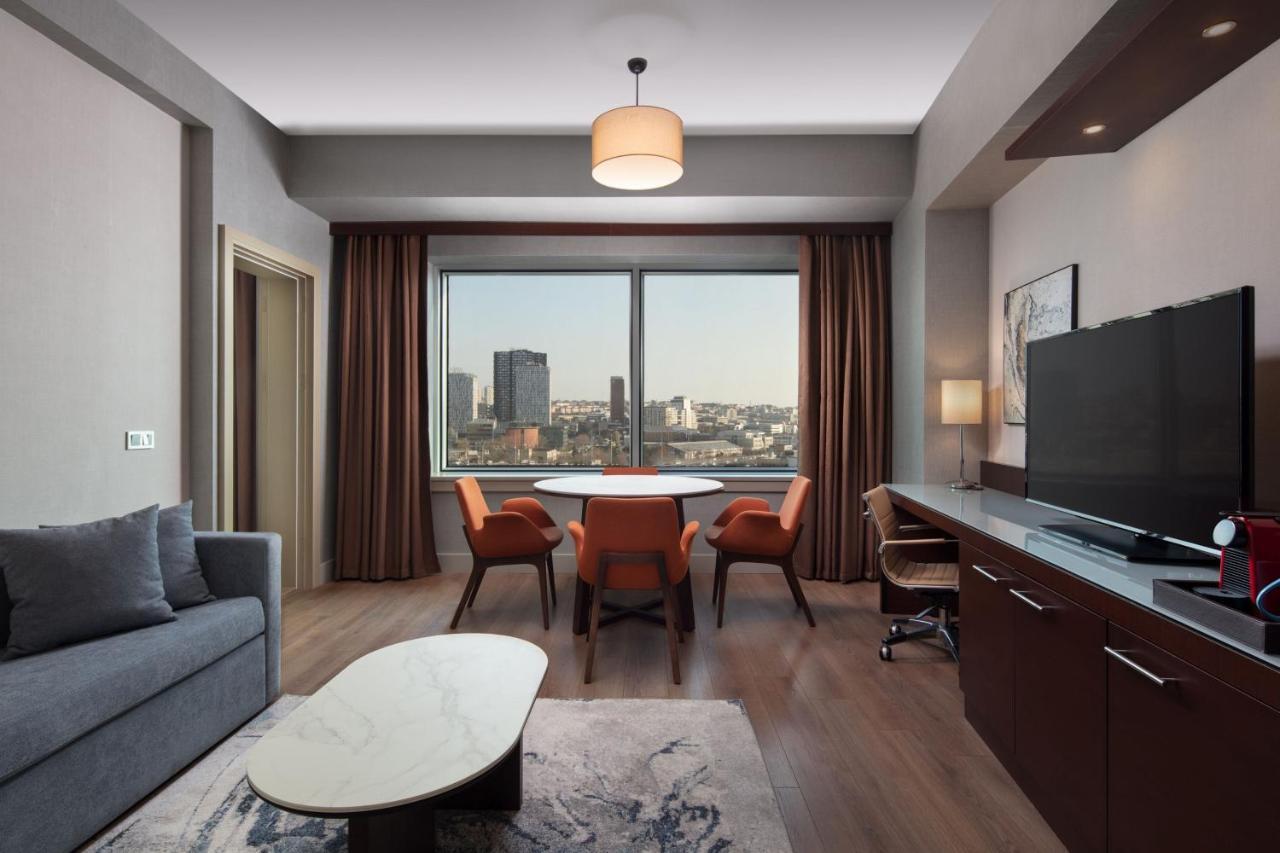 Two Bedroom Suite with Sofa Bed,1498638967:JPEG