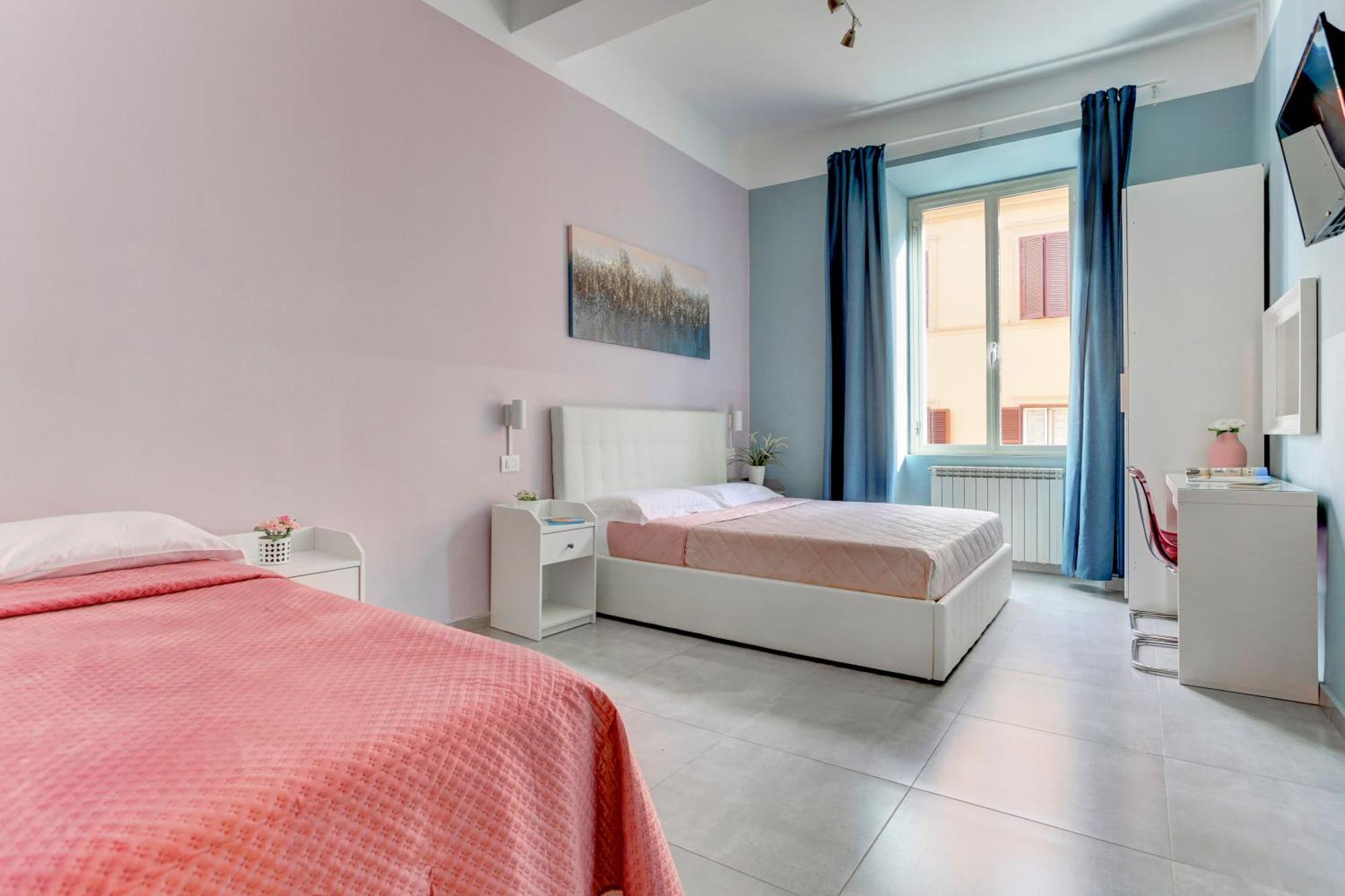 Dreibettzimmer mit Gemeinschaftsbad