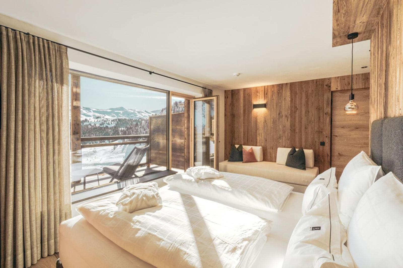 Großes Doppel-/Zweibettzimmer